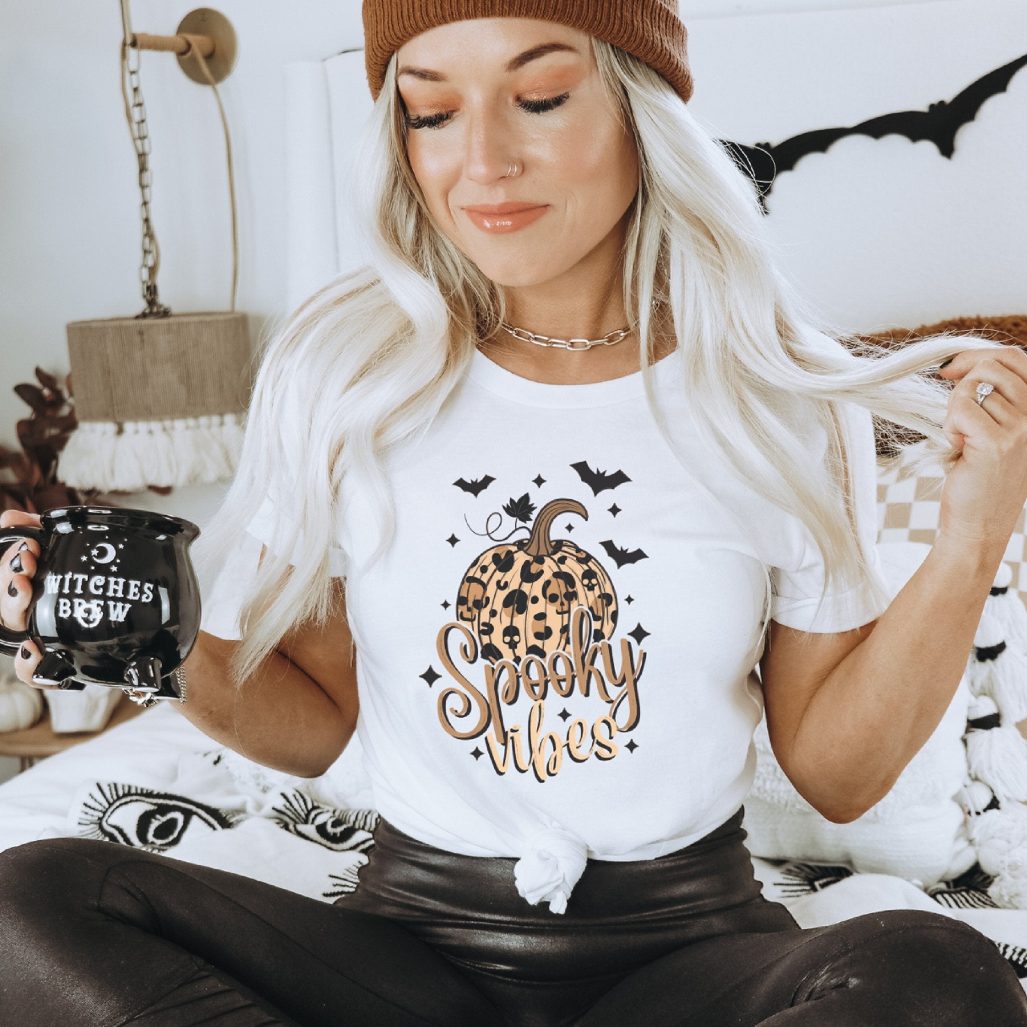 Retro Spooky Vibes Halloween T-Shirt - Trendznmore