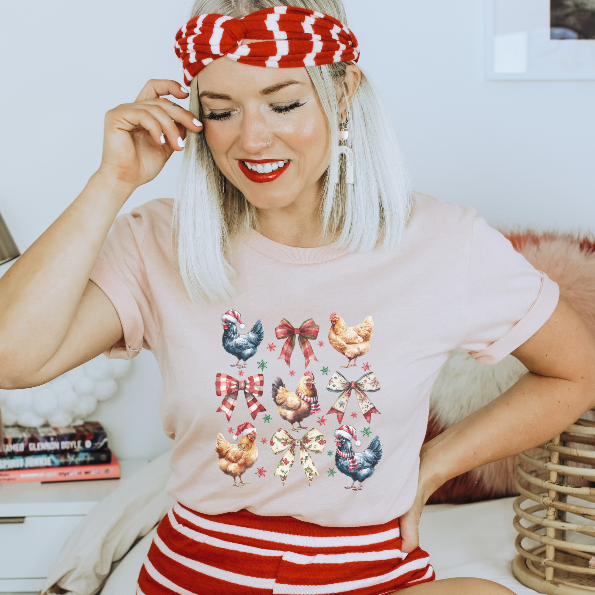 Chicken Coquette Christmas Women's Graphic T-Shirt