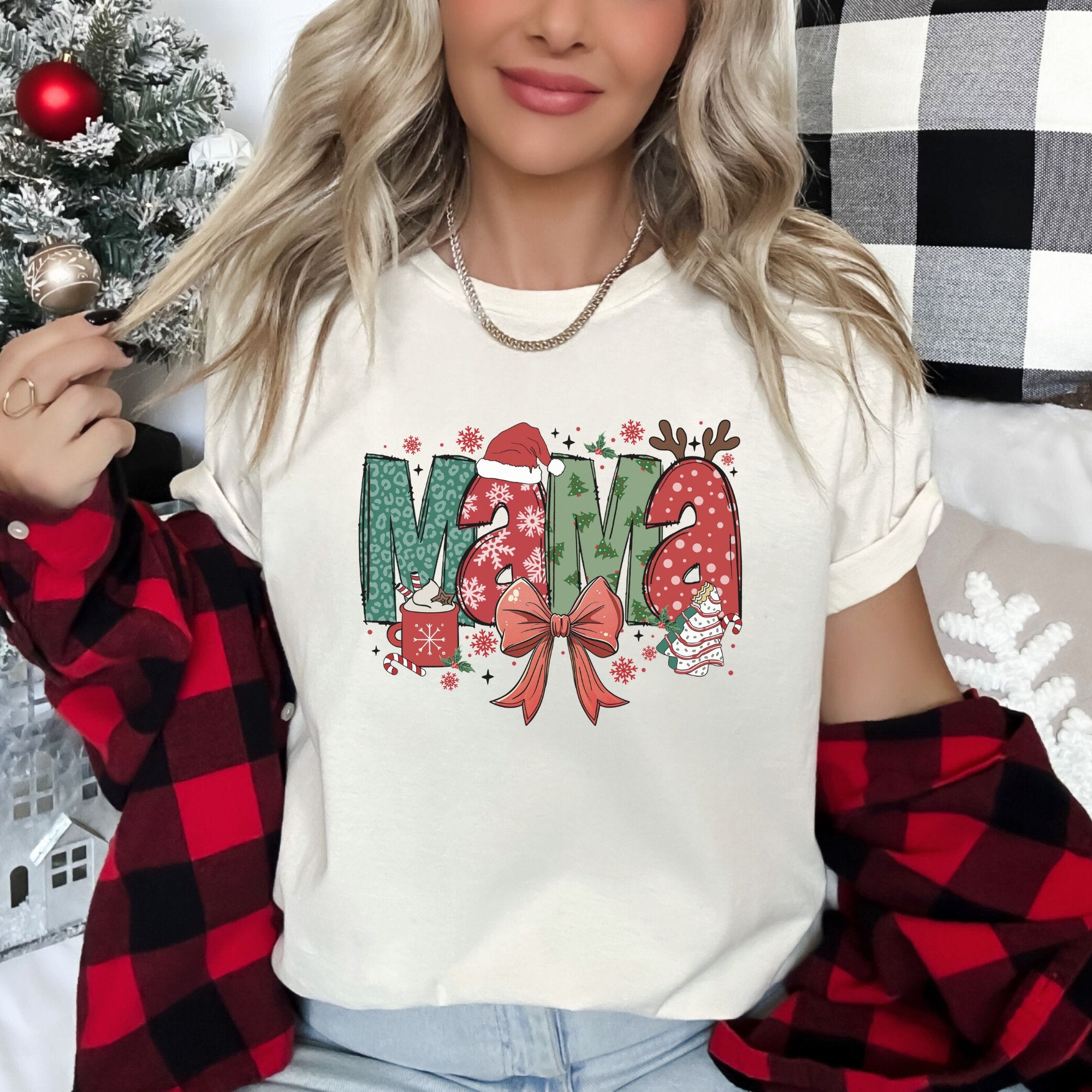 Christmas MAMA Women's T-shirt - Trendznmore