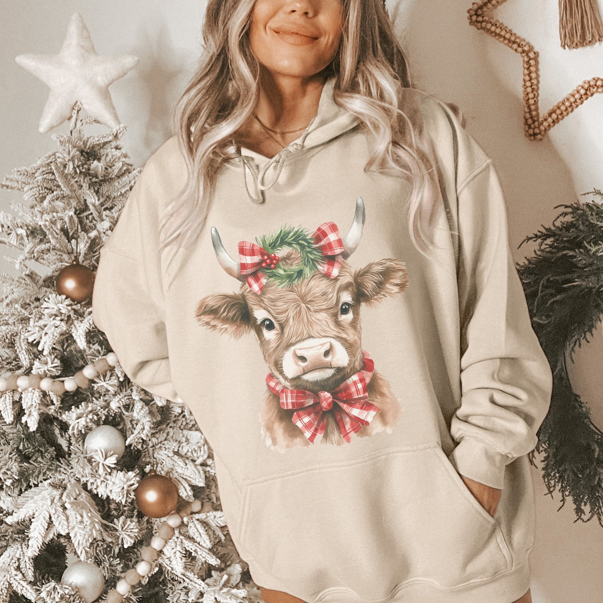 Highland Heifer Plaid Christmas Women's Hoodie - Trendznmore