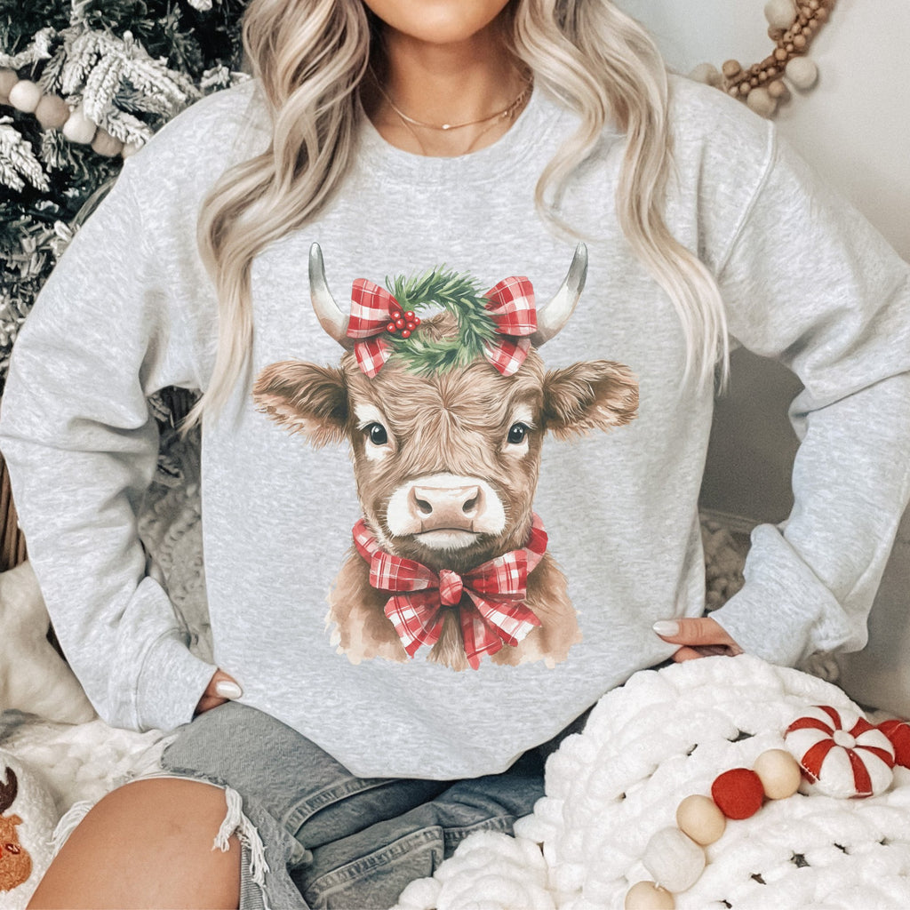 Highland Heifer Plaid Christmas Women's Sweatshirt - Trendznmore