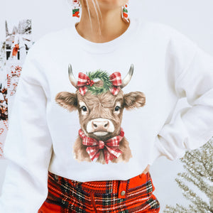 Highland Heifer Plaid Christmas Women's Sweatshirt - Trendznmore