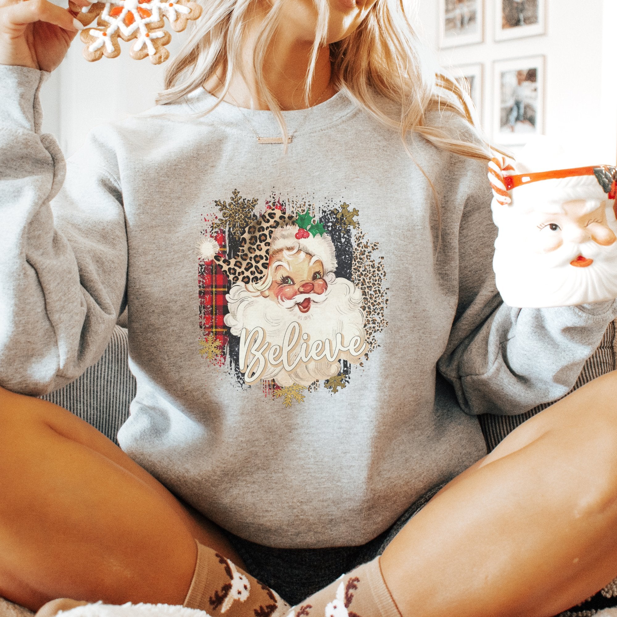 Retro Vintage Leopard Santa Christmas Sweatshirt - Trendznmore