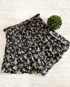 Black Floral Print Smocked Shorts - Trendznmore