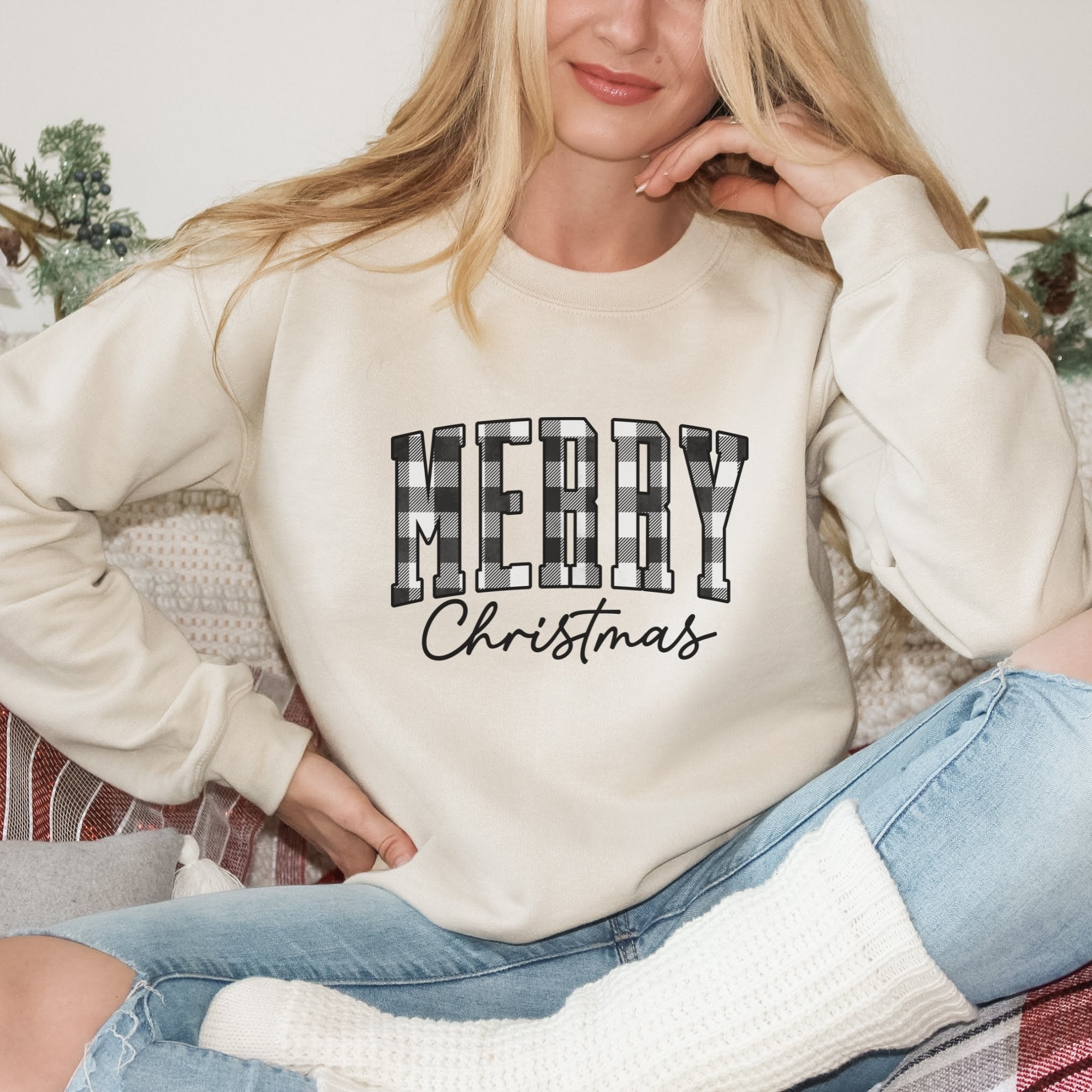 Black & White Plaid Merry Christmas Sweatshirt - Trendznmore