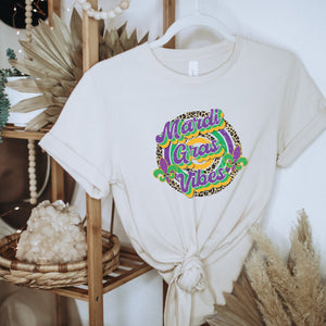 Cheetah Mardi Gras Vibes Graphic T-Shirt - Trendznmore