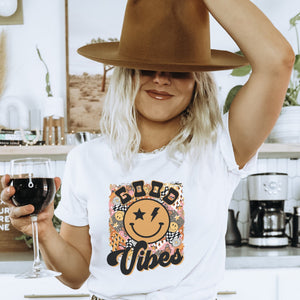 Good Vibes Smiley T-Shirt - Trendznmore