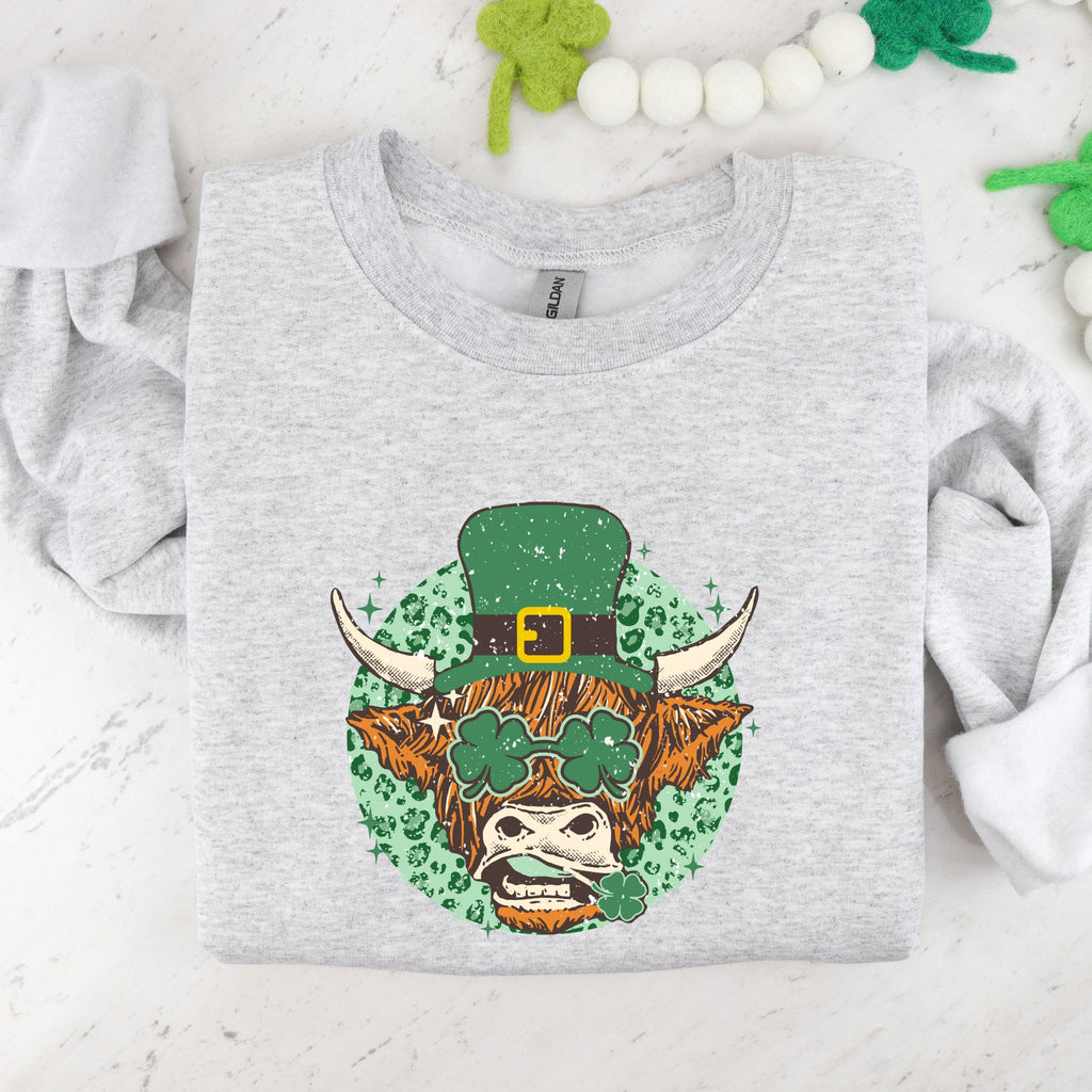 Highland Cow Leprechaun St. Patrick's Day Crewneck Sweatshirt (S-2XL) - Trendznmore