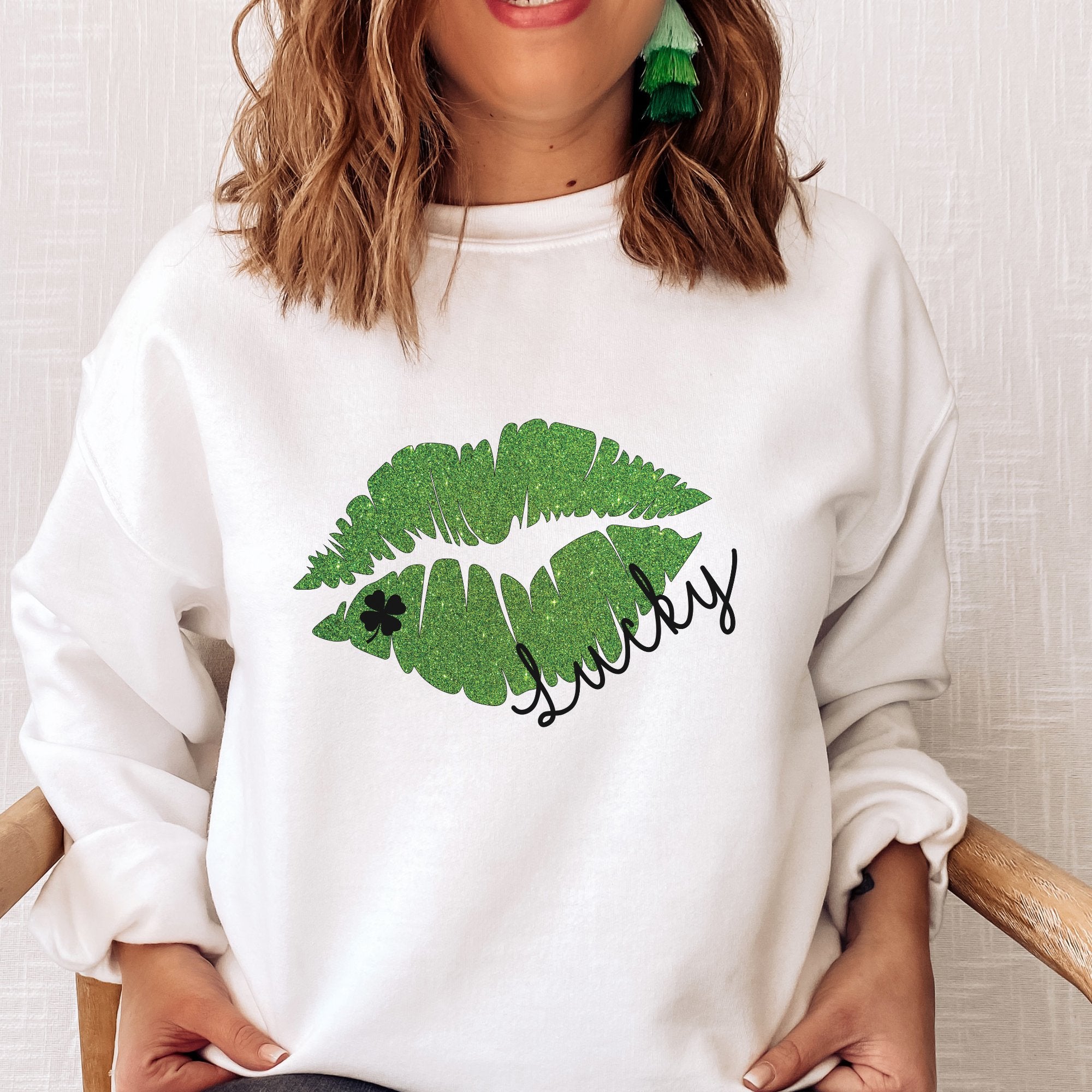 Lucky Lips St. Patrick's Day Crewneck Sweatshirt (S-2XL) - Trendznmore
