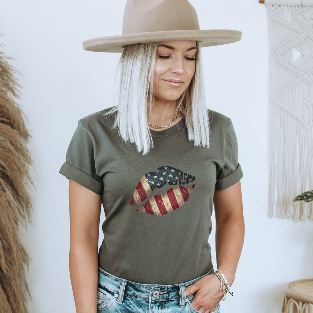 Patriotic American Flag Lips T-Shirt - Trendznmore