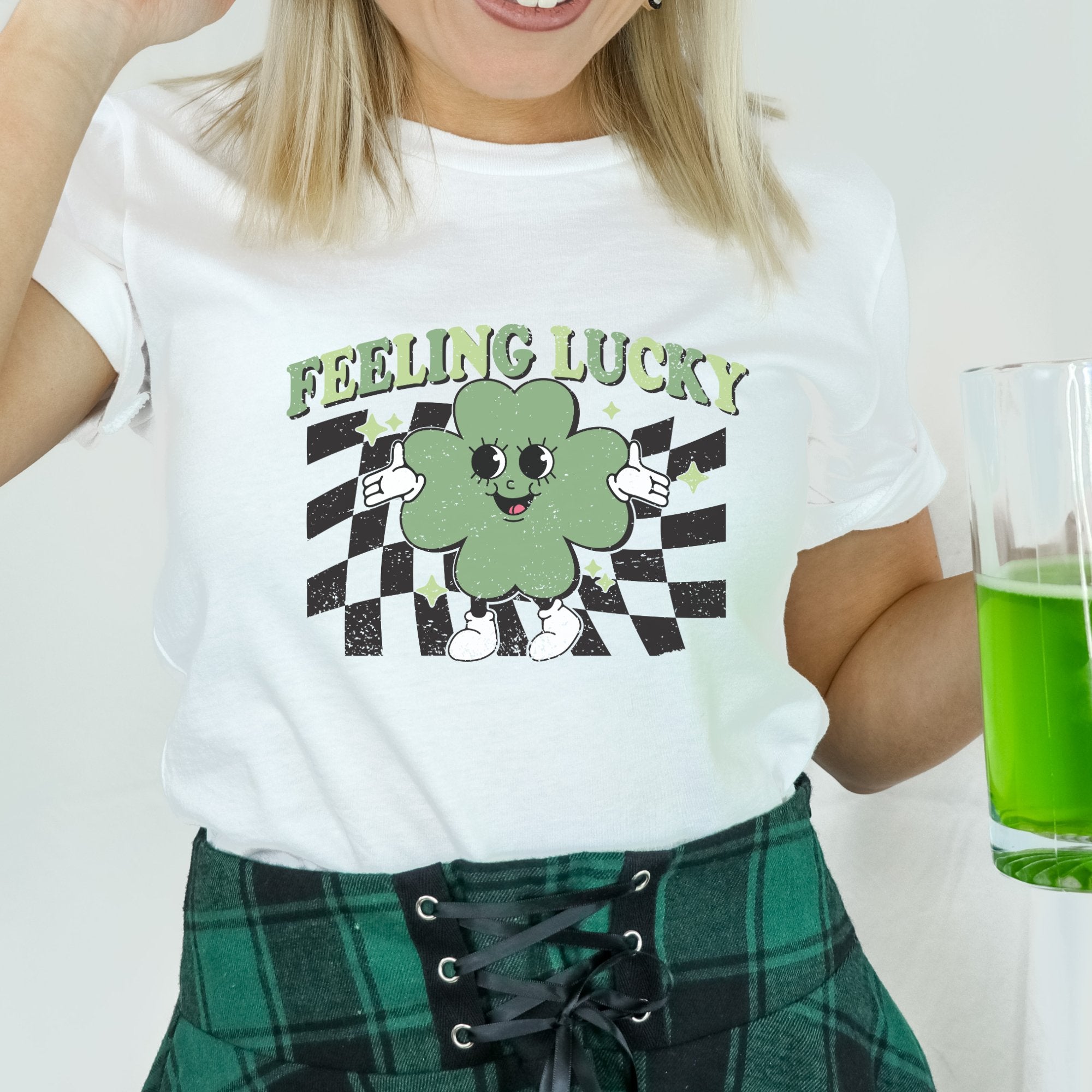 Retro Feeling Lucky St. Patrick's Day T-Shirt (S-2XL) - Trendznmore