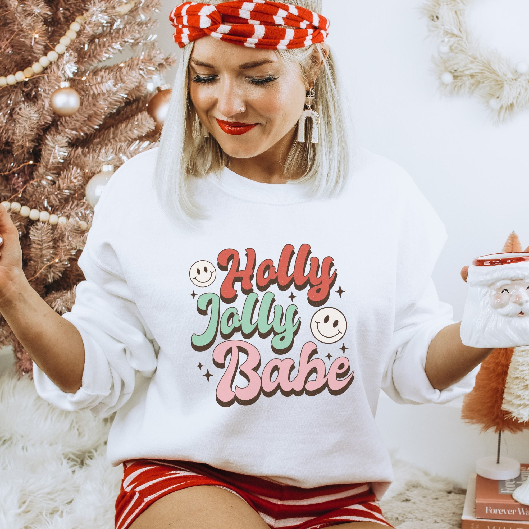 Retro Holly Jolly Babe Christmas Sweatshirt - Trendznmore