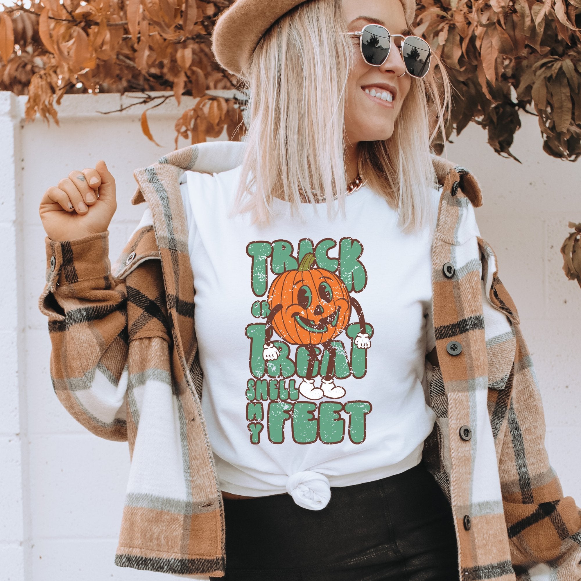 Trick or treat smell my feet Halloween T-Shirt - Trendznmore