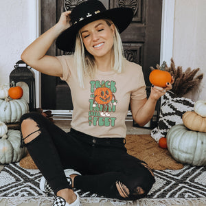 Trick or treat smell my feet Halloween T-Shirt - Trendznmore