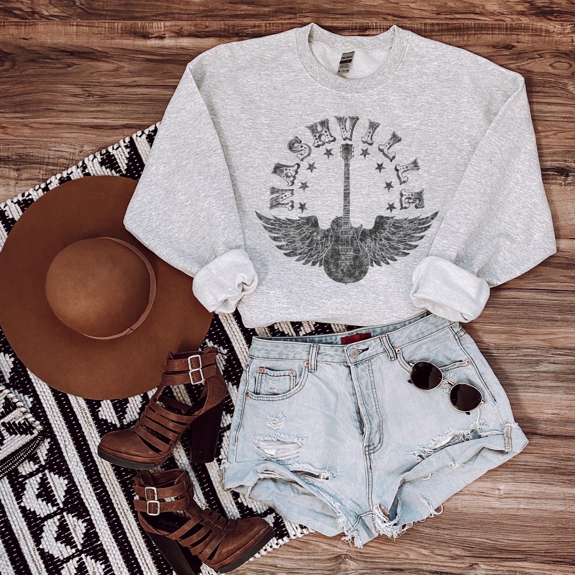 Vintage Nashville Western Graphic Crewneck Sweatshirt - Trendznmore