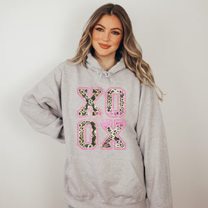 XOXO Leopard Valentines Graphic Hoodie - Trendznmore