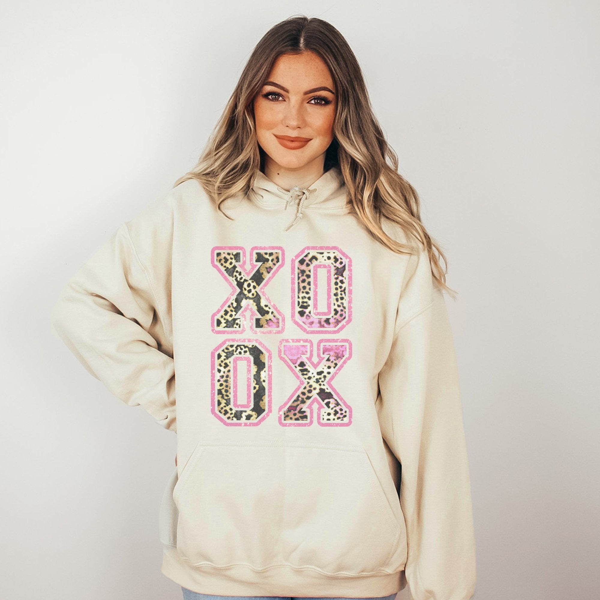 XOXO Leopard Valentines Graphic Hoodie - Trendznmore