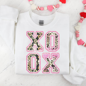 XOXO Leopard Valentines Graphic Sweatshirt - Trendznmore