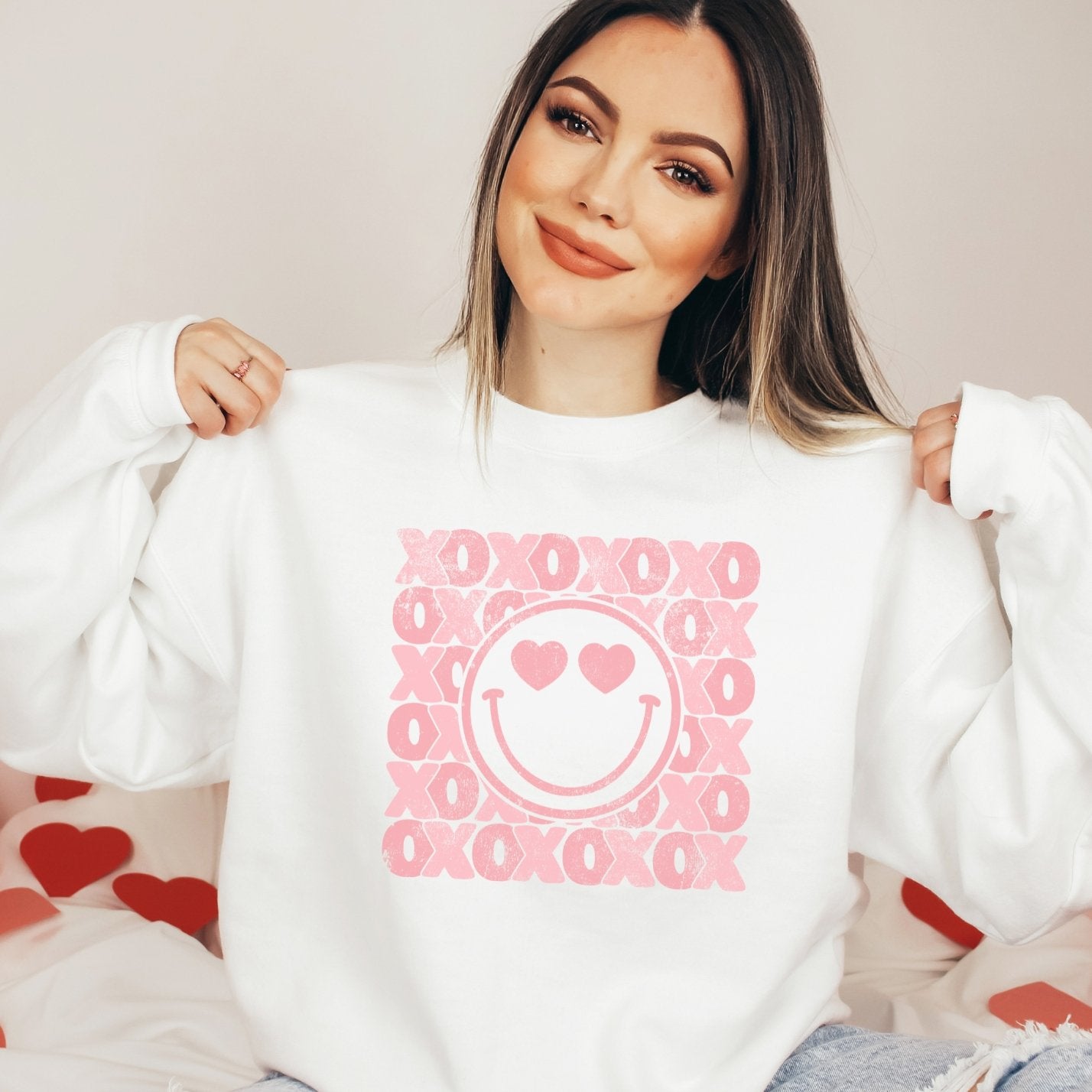 XOXO Pink Smiley Valentines Crewneck Sweatshirt - Trendznmore